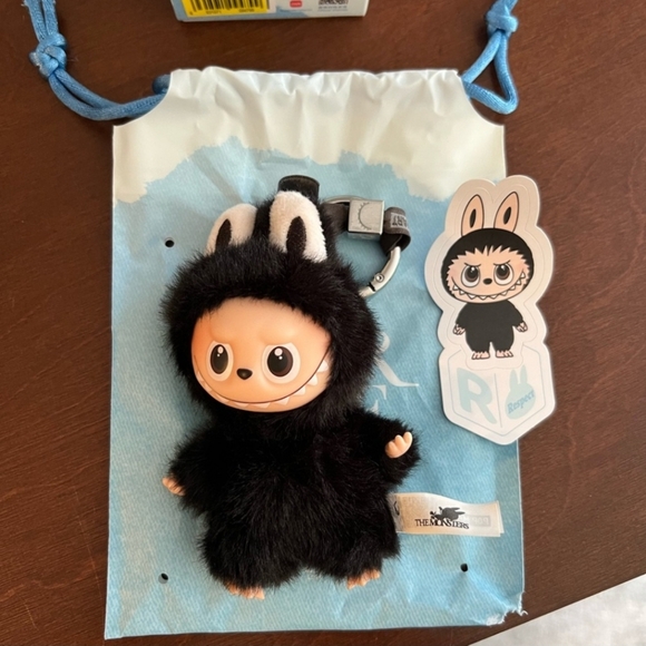 Pin For Love R MINI LABUBU - Picture 2 of 5